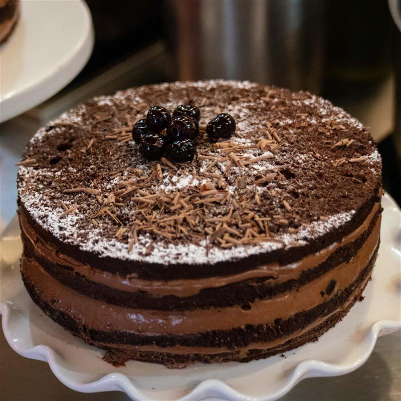 Torta Rigo Jancsi con Amarena Fabbri, ricetta di Lidia Bastianich