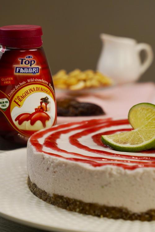 Torta alle fragoline di bosco e lime