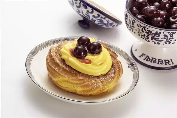 Zeppole con Amarena Fabbri, un tocco originale per una ricetta tradizionale!