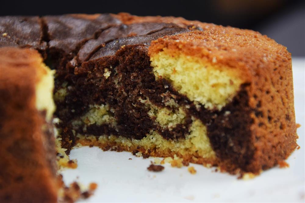 Fabbri ti aiuta a prepararti per la notte di Halloween: prova la Torta Marmorizzata al Cioccolato, mostruosamente buona!