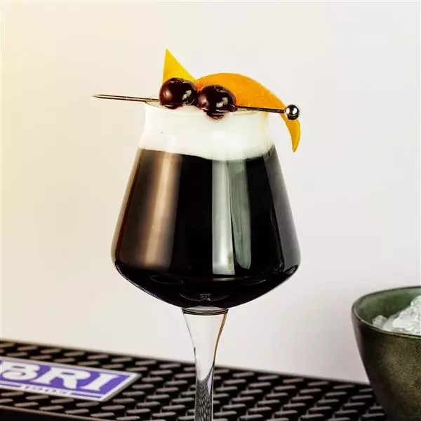 I tuoi cocktail si travestono per la notte più spaventosa dell’anno. Spritz e SBritz Fabbri come non li hai mai visti