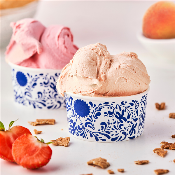 Due gusti frutta, freschi e cremosi, serviti nelle eleganti coppette Fabbri