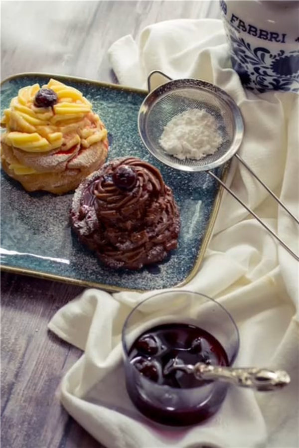 Zeppole al cioccolato con Amarena Fabbri