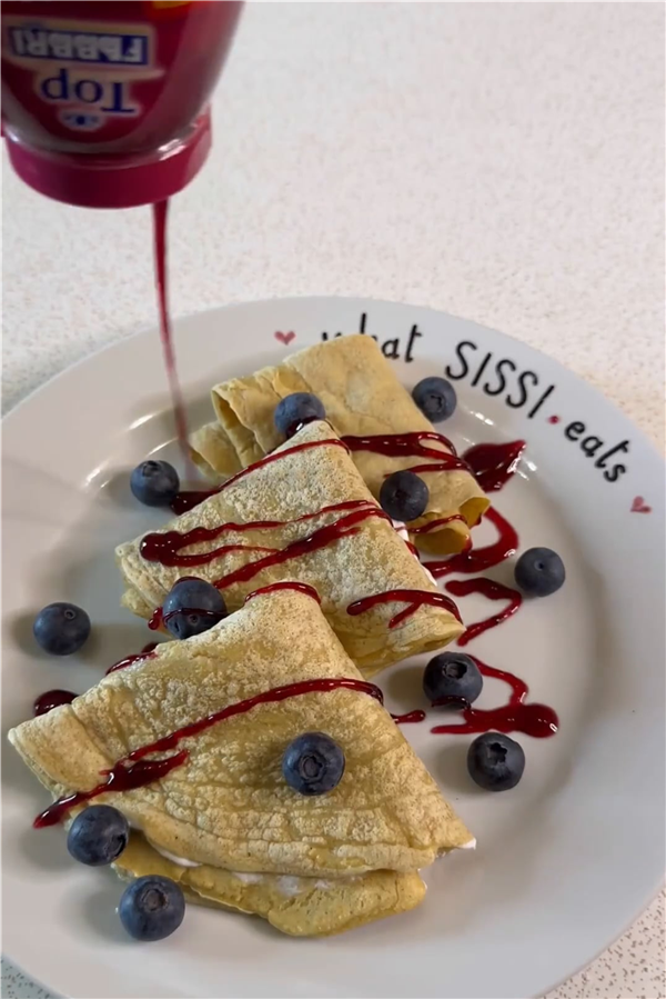Crepes al limone con Topping Frutti di Bosco Fabbri