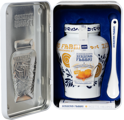 Latta Zenzero Fabbri con cucchiaino e ricettario