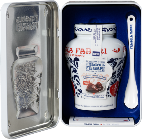 Latta Fragola Fabbri con cucchiaino e ricettario